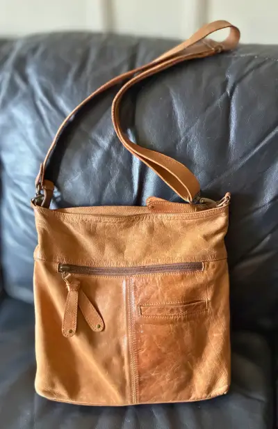 Bolso morral de cuero marrón Hush Puppies - miniatura 2