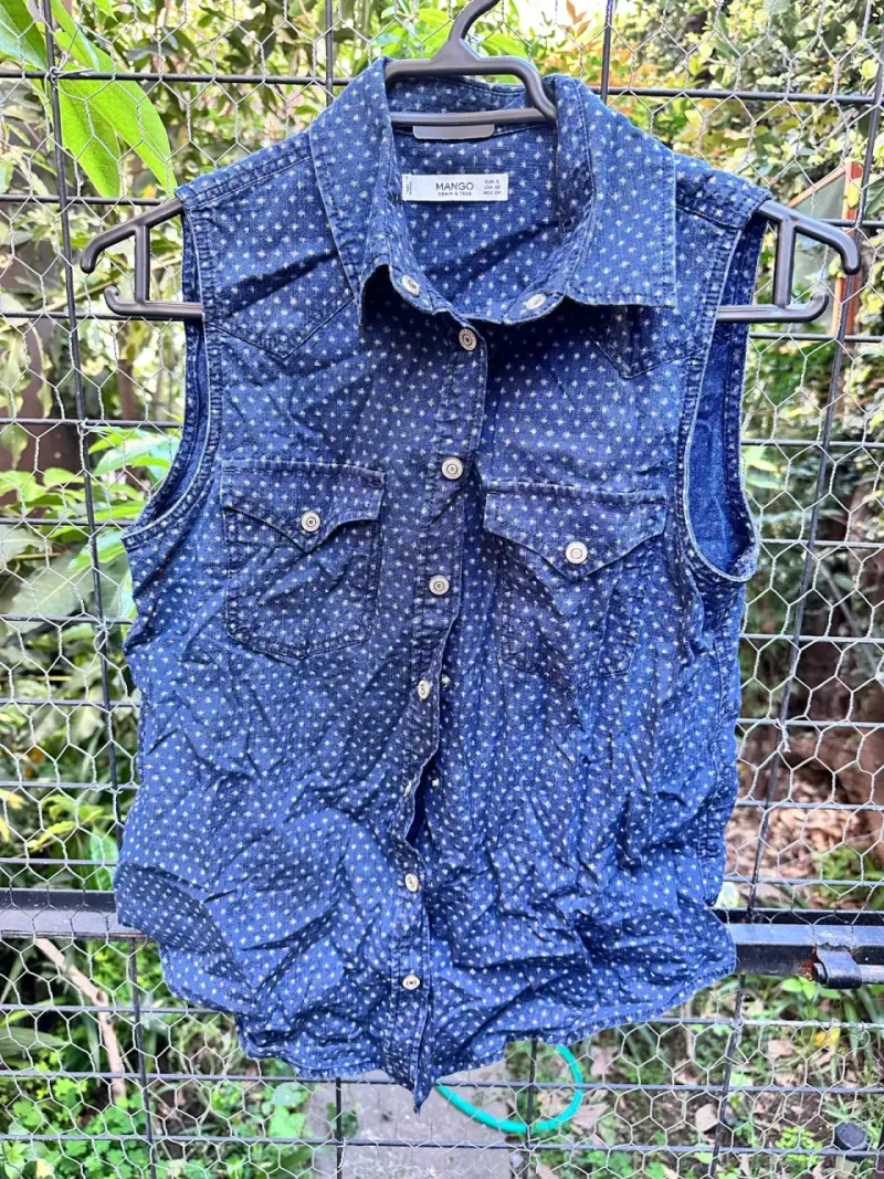 Blusa sin mangas denim Mango