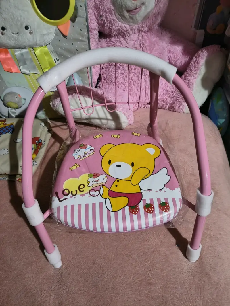 Silla infantil rosa con diseño de oso - 1