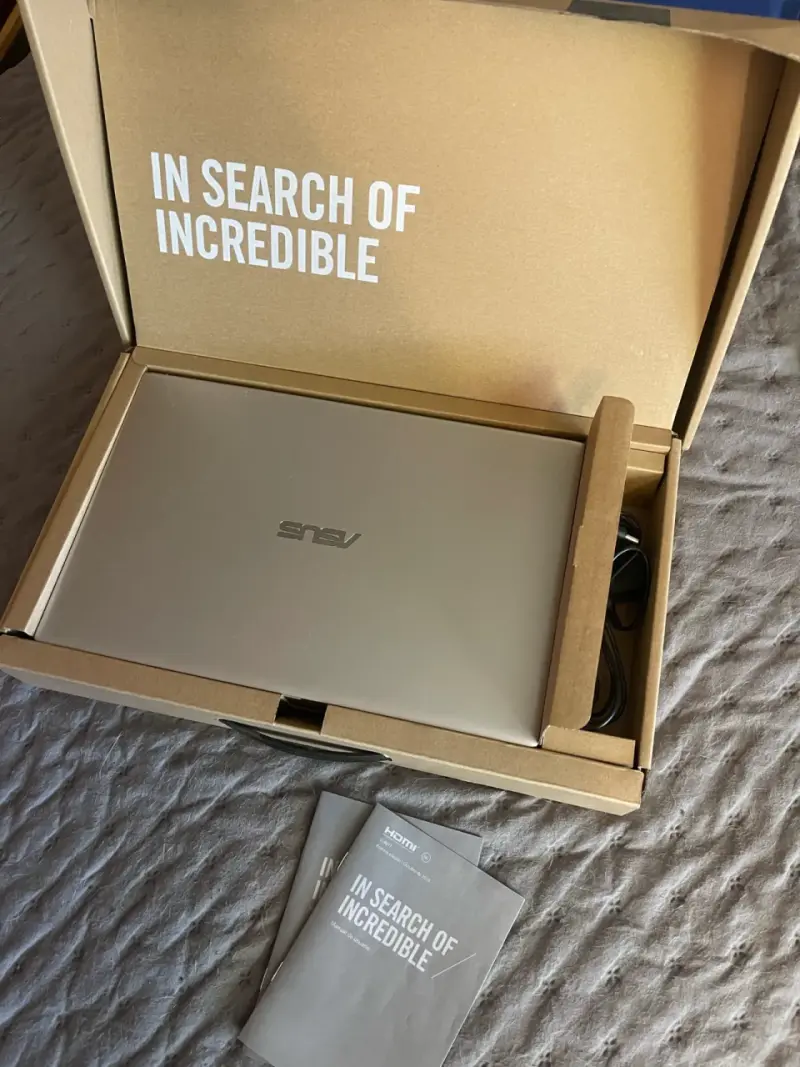 Laptop ASUS VivoBook 14 con Intel Core i3 - 3