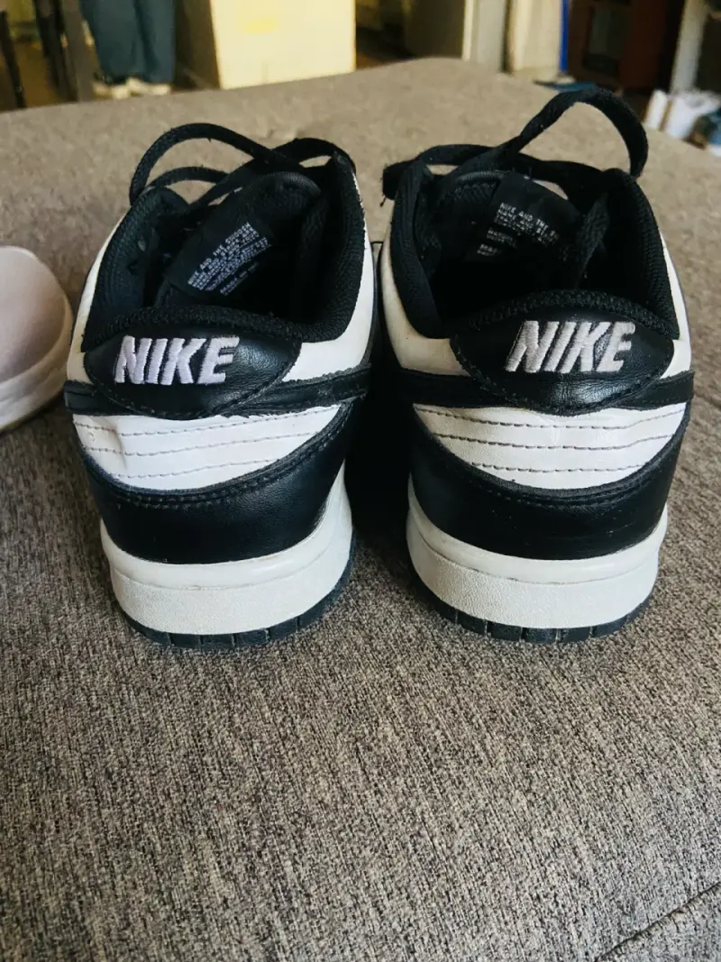 Zapatillas deportivas Nike Dunk Low blanco y negro - 3