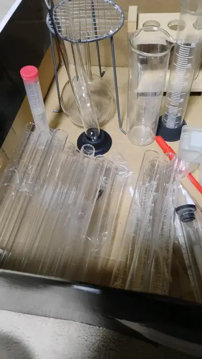 Set de Vidrio para Laboratorio con Tubos y Probetas - miniatura 1