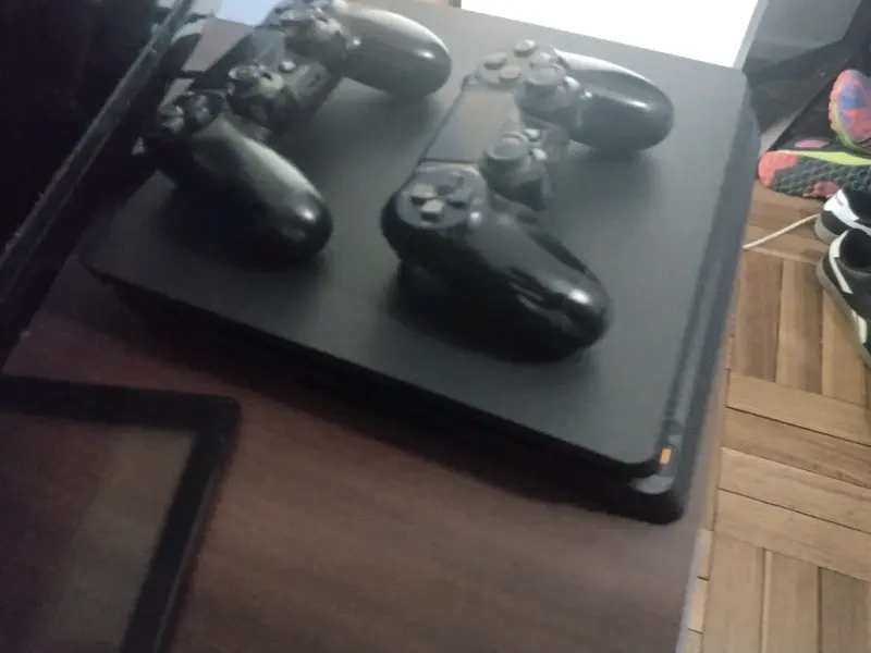 MEGA PACK DE CONSOLAS: PS4 SLIM 1TB+XBOX 360 SLIM - 5