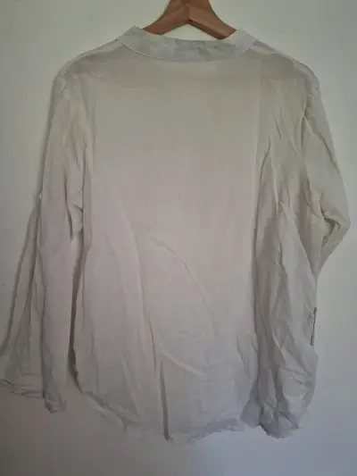 Blusa blanca cuello mao para mujer - miniatura 3