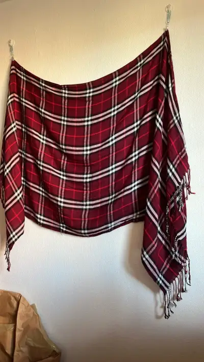 Pashmina escocesa roja con flecos - miniatura 1