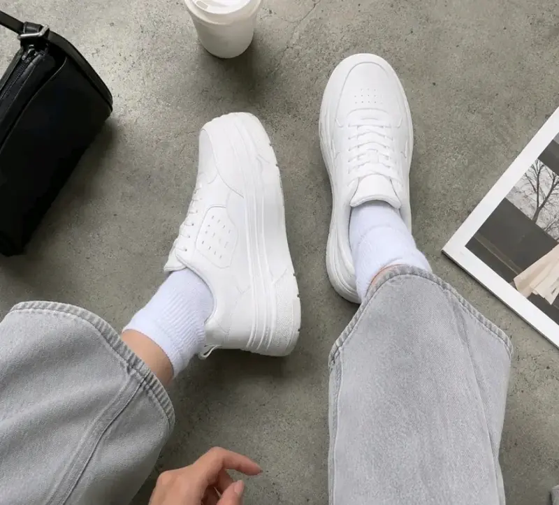 Zapatillas deportivas blancas con plataforma - 2
