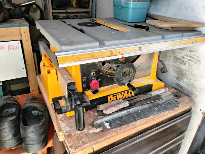 Sierra de Mesa DeWalt para Carpintería - 1