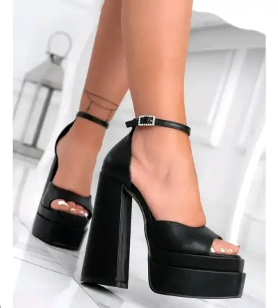 Sandalias de tacón alto negras elegantes - miniatura 2