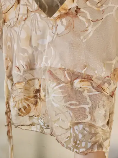 Blusa de encaje floral - miniatura 2