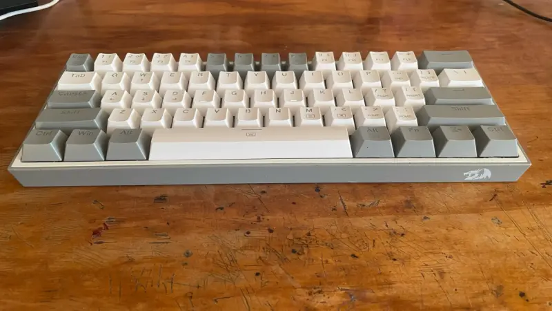 Teclado Mecánico Redragon Fizz RGB K617-RGB - 1