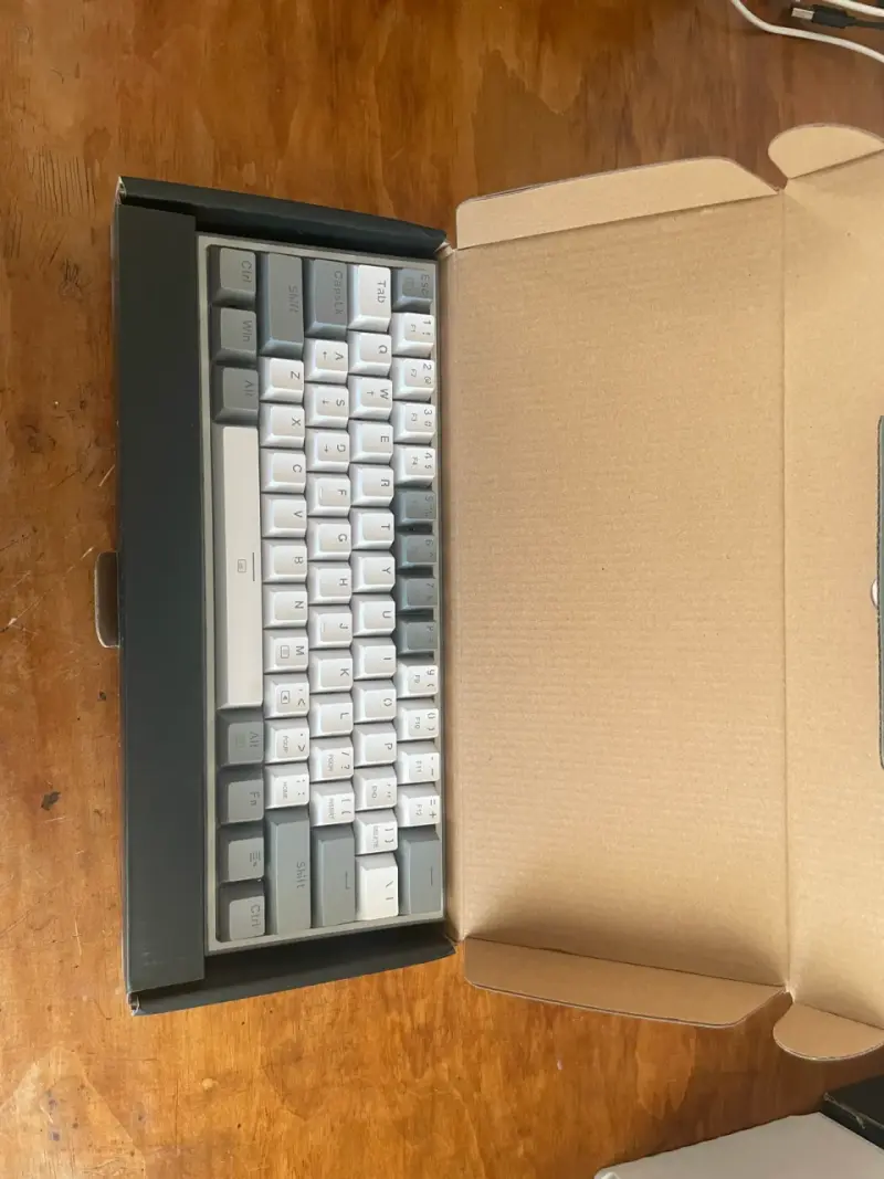 Teclado Mecánico Redragon Fizz RGB K617-RGB - 4