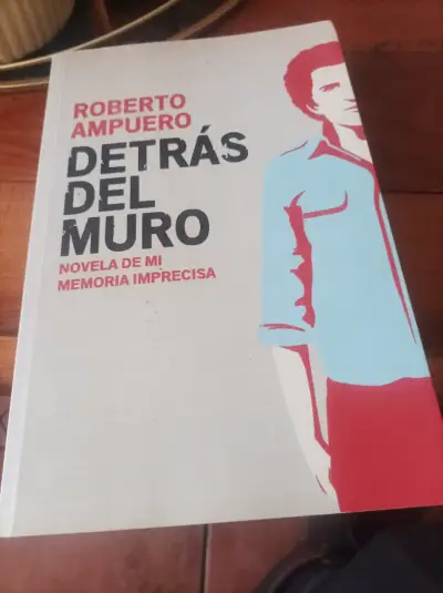 Libro 'Detrás del Muro' de Roberto Ampuero - miniatura 1