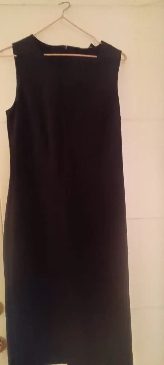 Vestido negro elegante sin mangas - 3