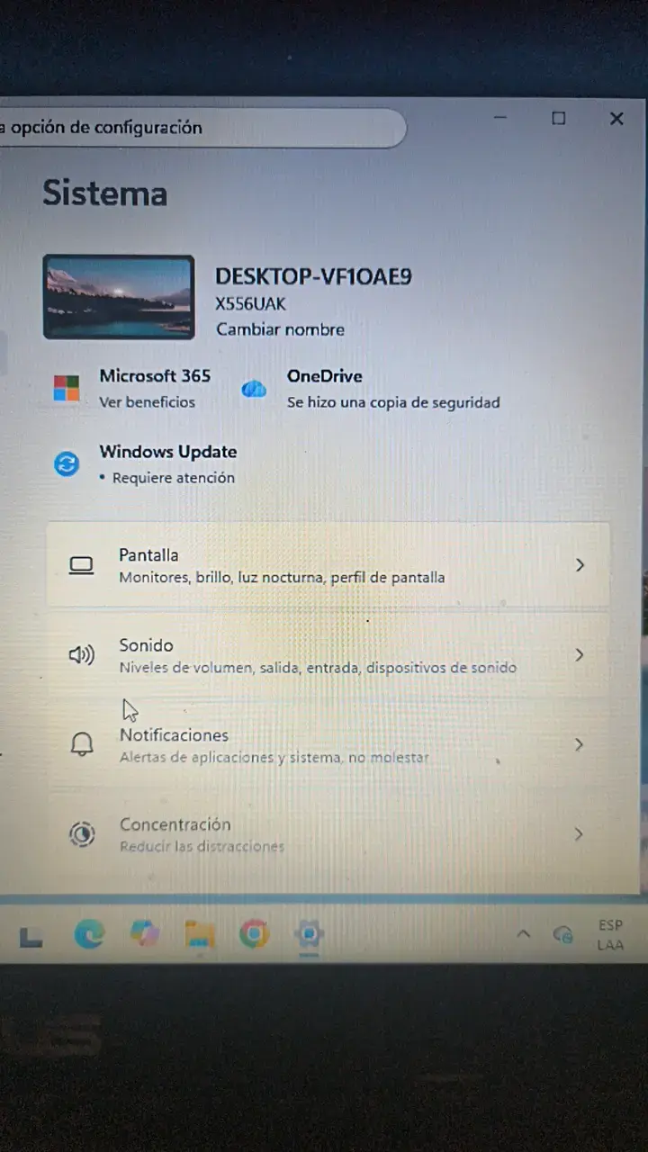 Notebook ASUS con pantalla de 15 pulgadas - 3