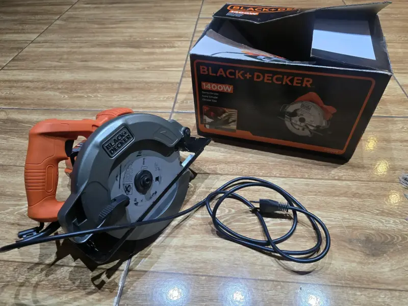 Sierra circular Black+Decker 1400W con caja - 1