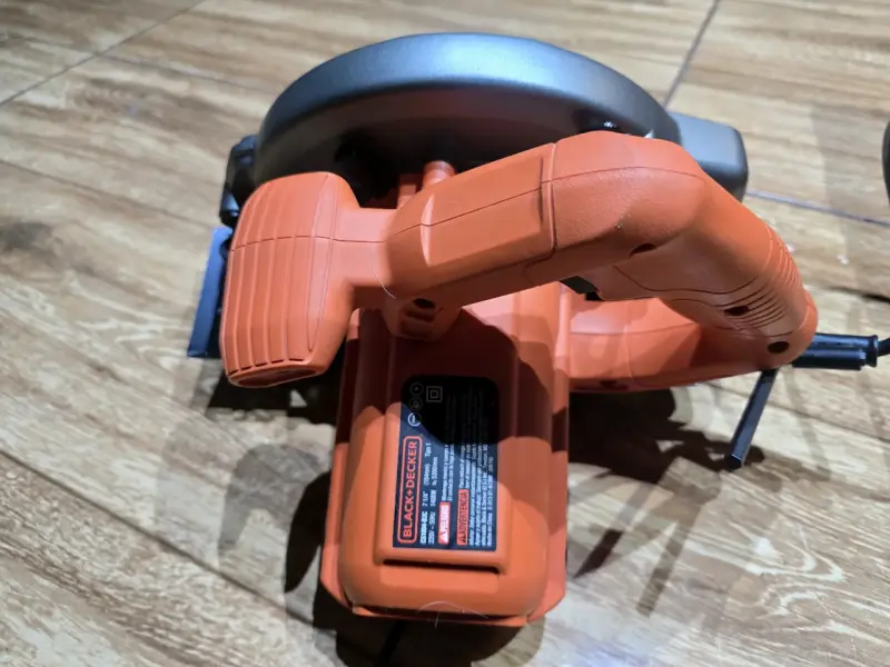 Sierra circular Black+Decker 1400W con caja - 2