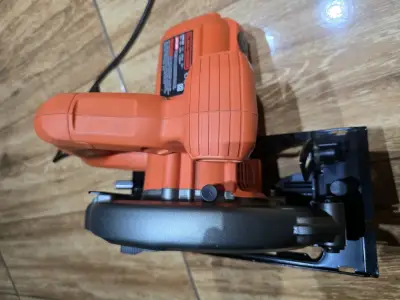 Sierra circular Black+Decker 1400W con caja - miniatura 3