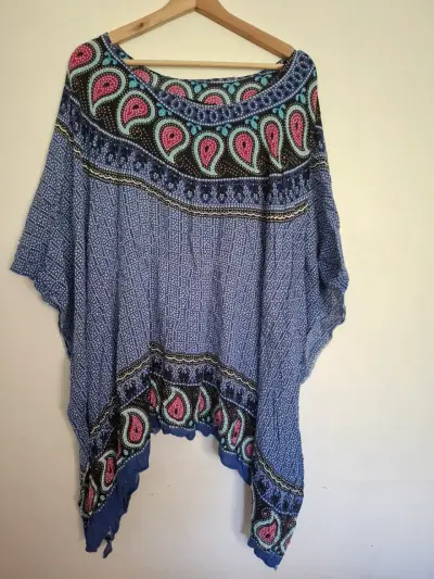Poncho bohemio azul con estampado colorido - miniatura 2