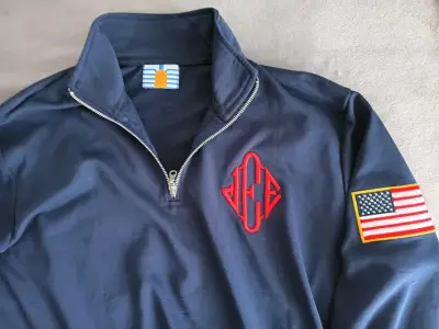 Quarter zip con bordado de J.E.E - miniatura 1