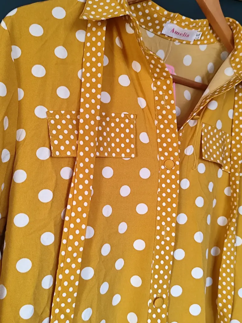 Vestido camisero de lunares amarillo y verde - 1