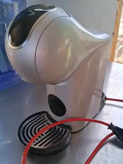 Cafetera Dolce Gusto Genio S Plateada - miniatura 3