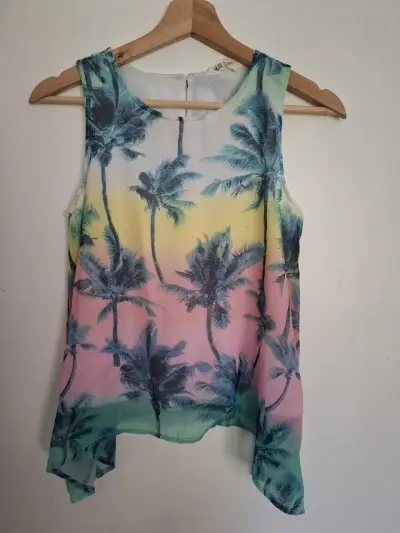 Blusa sin mangas con estampado de palmeras - miniatura 2