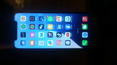 iPhone blanco xr todo sus piezas originales - miniatura 2