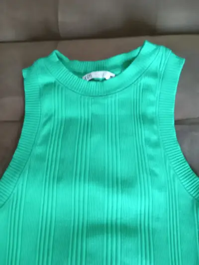 polera sin mangas verde ribeteado - miniatura 1