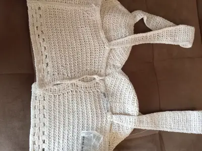 Top tejido a crochet blanco para mujer - miniatura 2