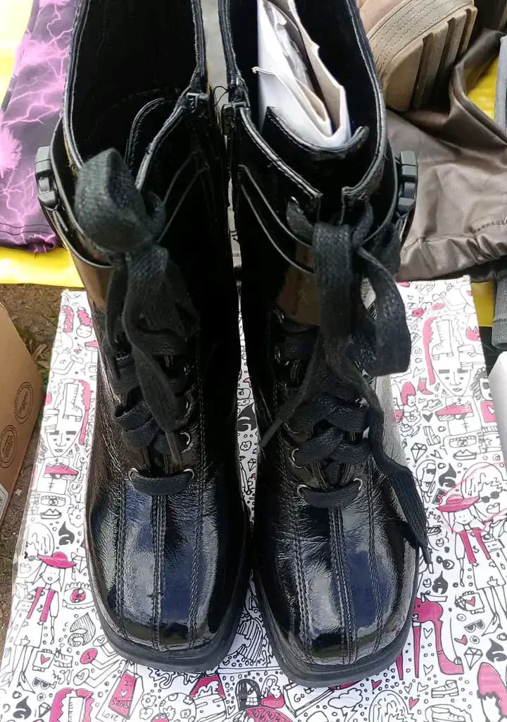Botines de charol negro con plataforma - 2