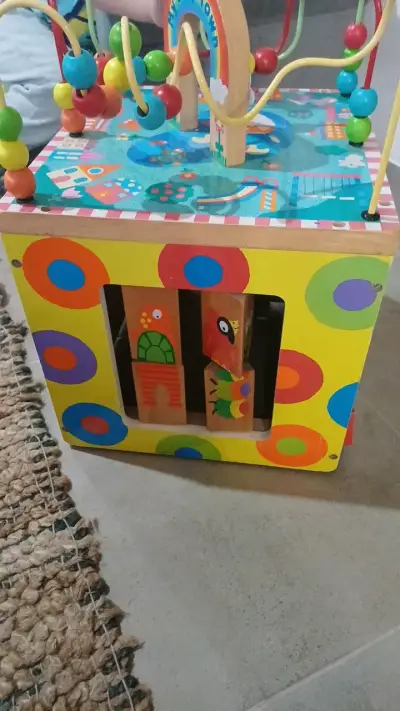 Cubo de actividades para niños con laberinto y bloques - miniatura 3