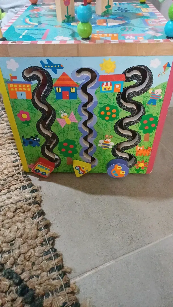 Cubo de actividades para niños con laberinto y bloques - 4