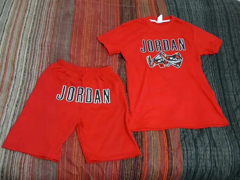 Conjunto deportivo rojo Jordan para hombre