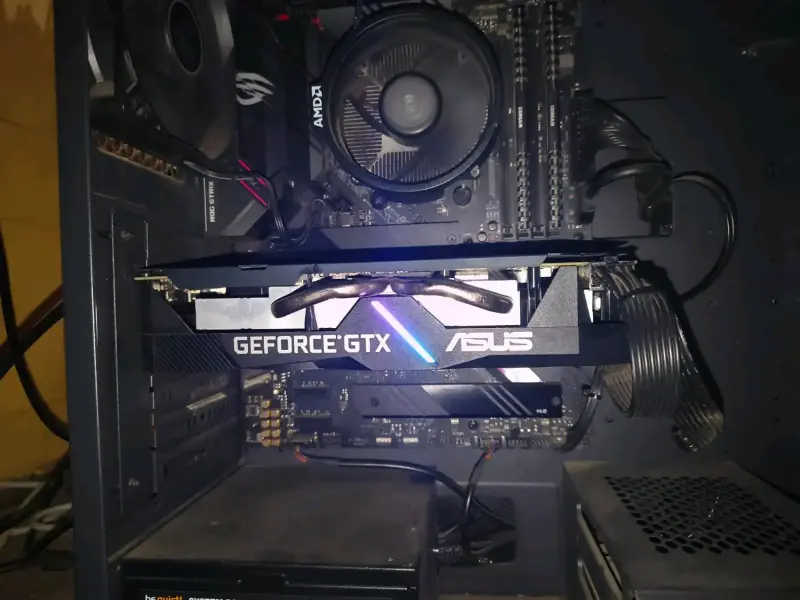 Tarjeta gráfica ASUS GeForce GTX 1660 Super 6GB - 3