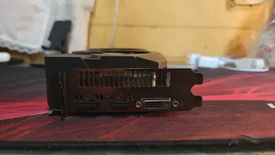 Tarjeta gráfica ASUS GeForce GTX 1660 Super 6GB - miniatura 4