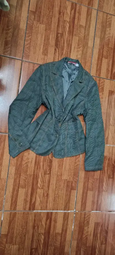 Chaqueta de mujer a cuadros estilo casual - miniatura 1