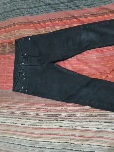 Jeans negros Levi's para hombre en buen estado - miniatura 1