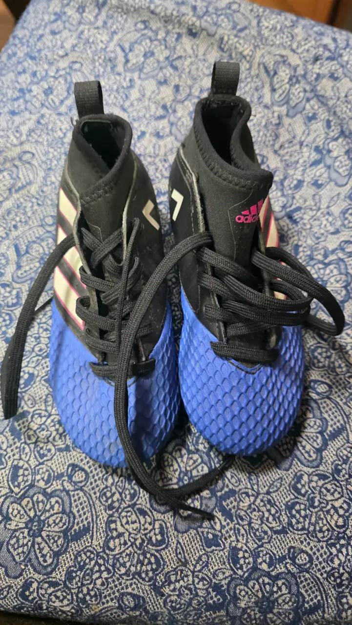Zapatillas de fútbol Adidas negras y azules - 3
