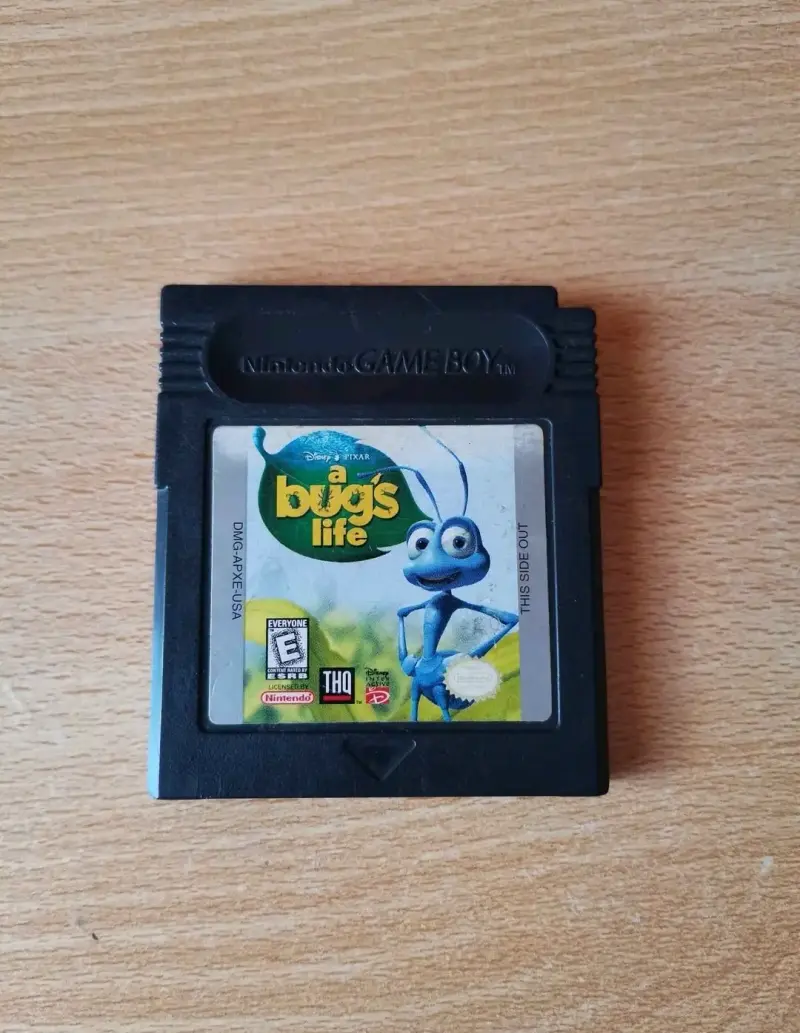 Cartucho de juego A Bug's Life para Game Boy
