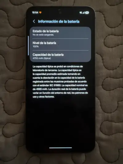 Samsung Galaxy S24 FE con caja y accesorios - miniatura 4