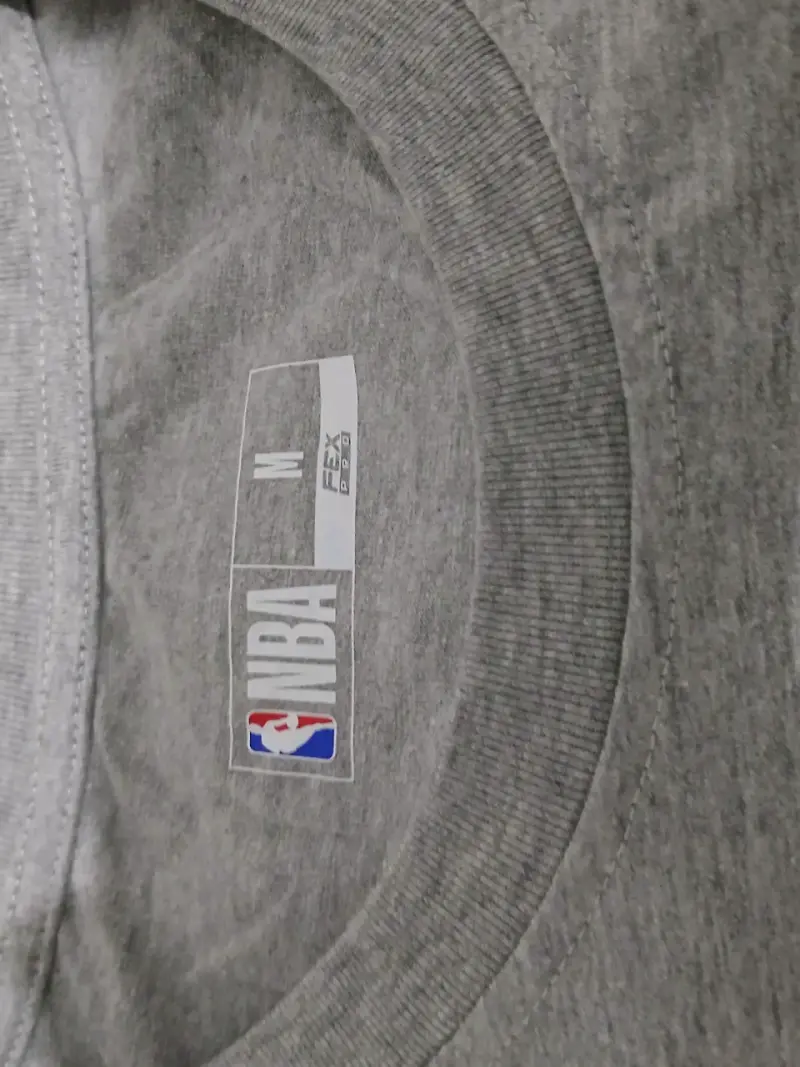 Polera NBA Chicago Bulls gris talla M - 2