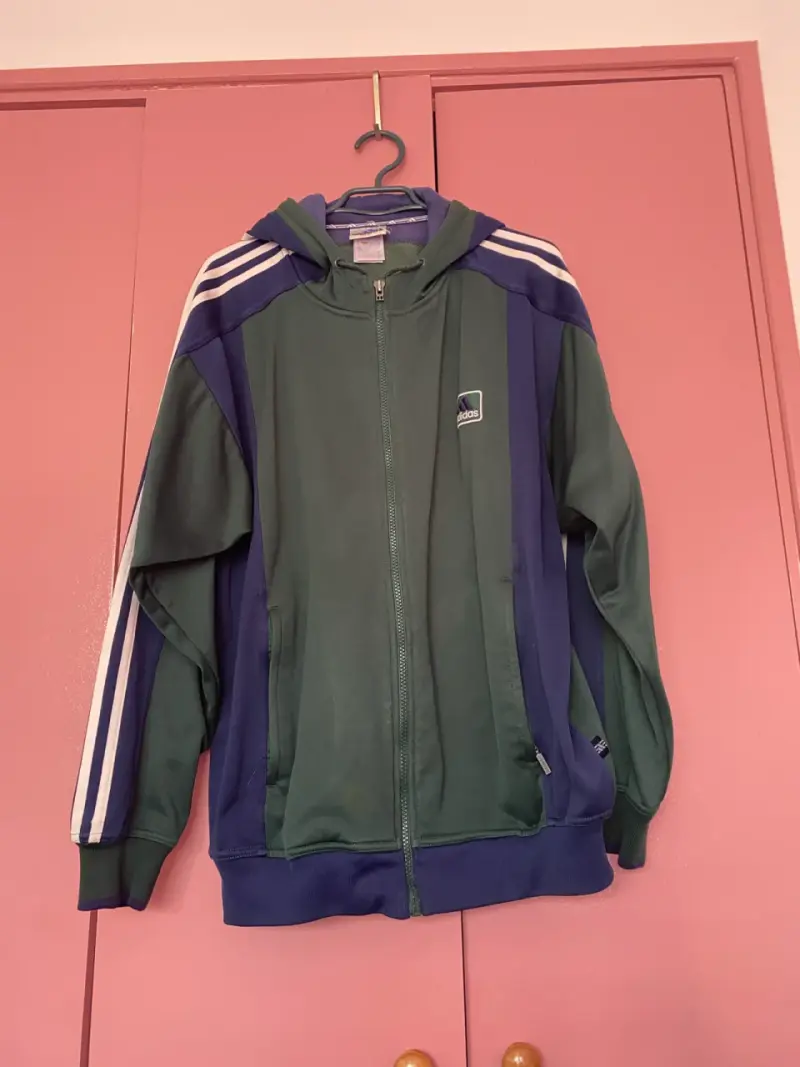 Chaqueta deportiva Adidas verde con capucha - 1
