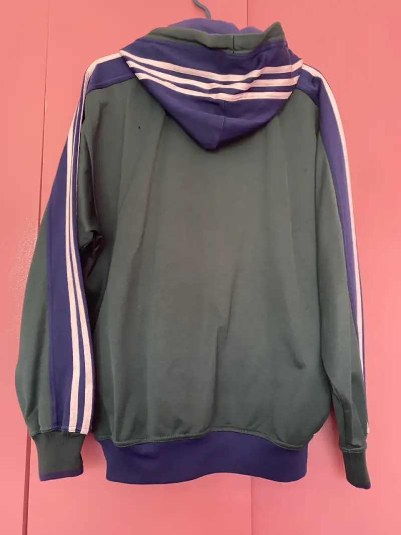 Chaqueta deportiva Adidas verde con capucha - 3