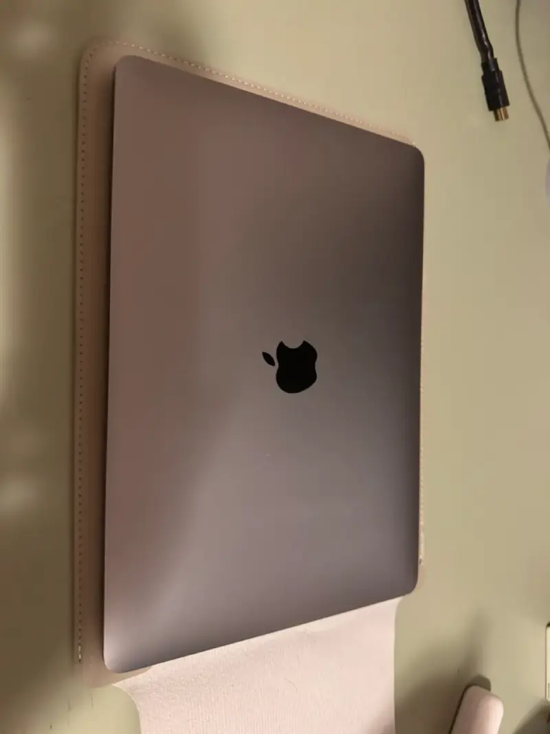 MacBook Air M1 buen estado - 1
