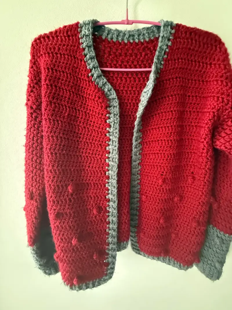 Chaleco tejido roja y gris - crochet - 1