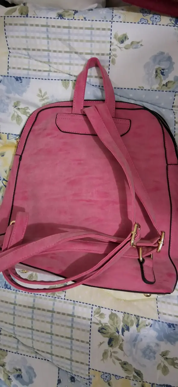 Mochila de cuero rosa con diseño floral - 2