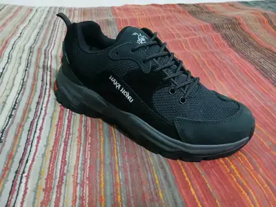 Zapatillas outdoor negras Haka Honu - miniatura 1