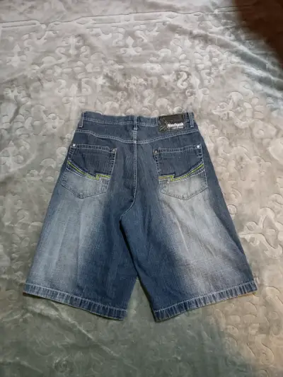 Bermudas de mezclilla Southpole talla 36 - miniatura 2