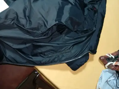 Chaqueta acolchada negra Jordan para hombre - miniatura 2
