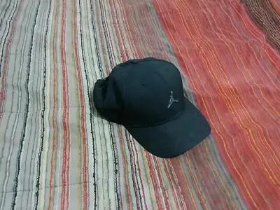 Gorra negra Jordan con logo Jumpman - miniatura 1